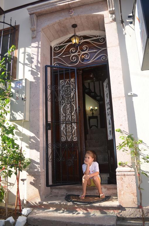 Papazin Konagi Hotel Ayvalı Exterior foto